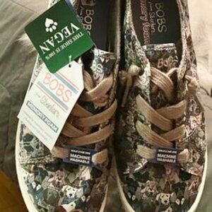 BOBS from Skechers Sneakers Women’s 7.5 Dogs Pattern Brand New